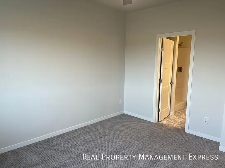 5516 S Huntwood Ave — Photo 5