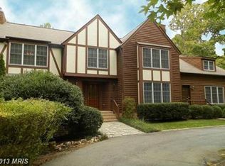 10350 Loisvale Pl, Fairfax Station, VA 22039