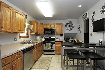 5th image of 3840 N Galesburg Ct