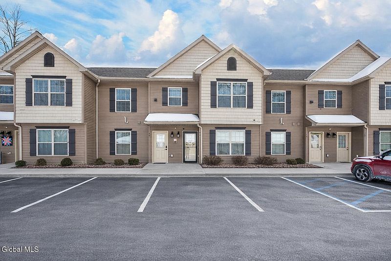 3rd image of 44 Kendall Drive