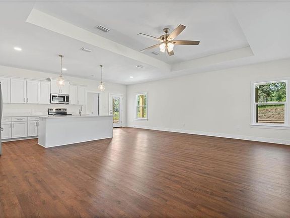 3rd image of 1357 Salco Rd W