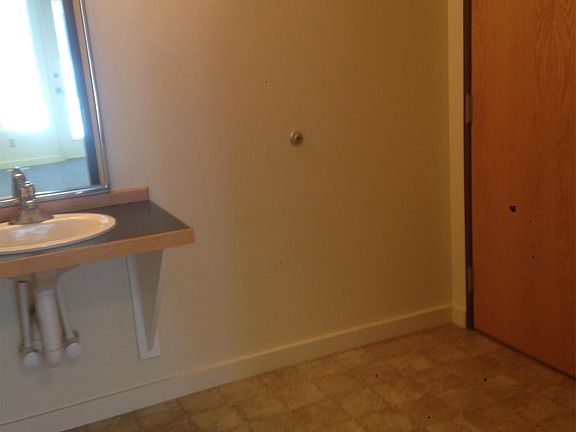 4th image of 4489 N Dresden Pl Ste 102