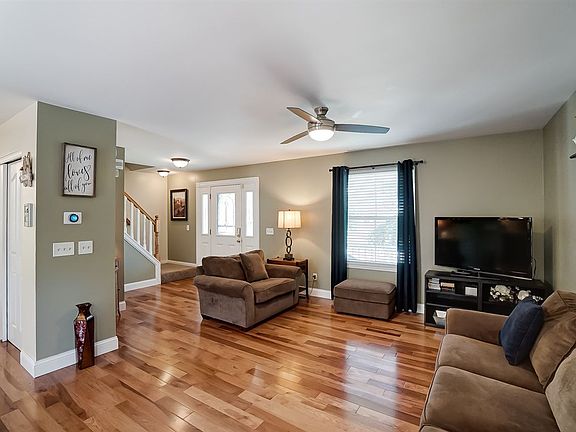 5th image of 817 Rockdale Ct