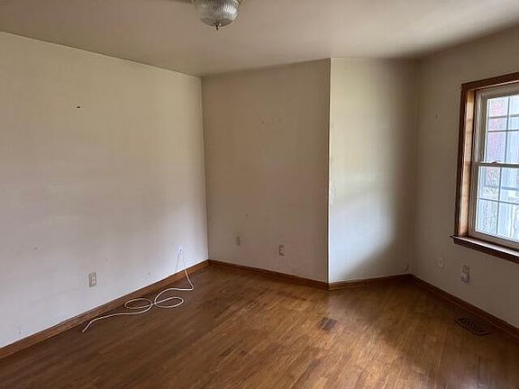 4th image of 11890 Phal Rd