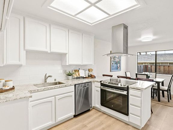 2nd image of 15314 Calle Enrique #1
