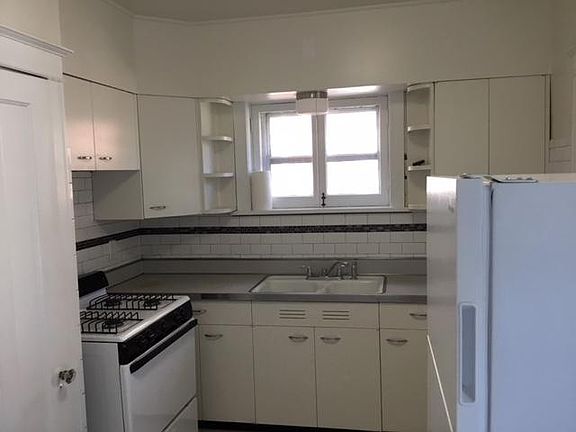 4th image of 4455 Russell Blvd