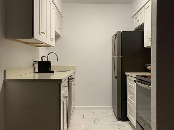 2nd image of 1532 Saint Andrew St APT 207