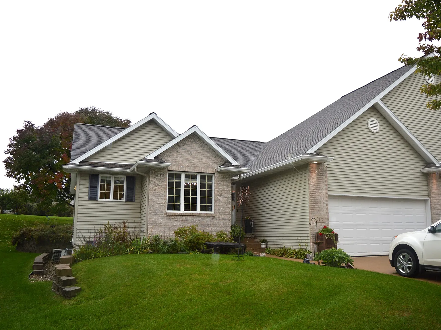 4 bed, 2022 sqft, $2,795 — Photo 4