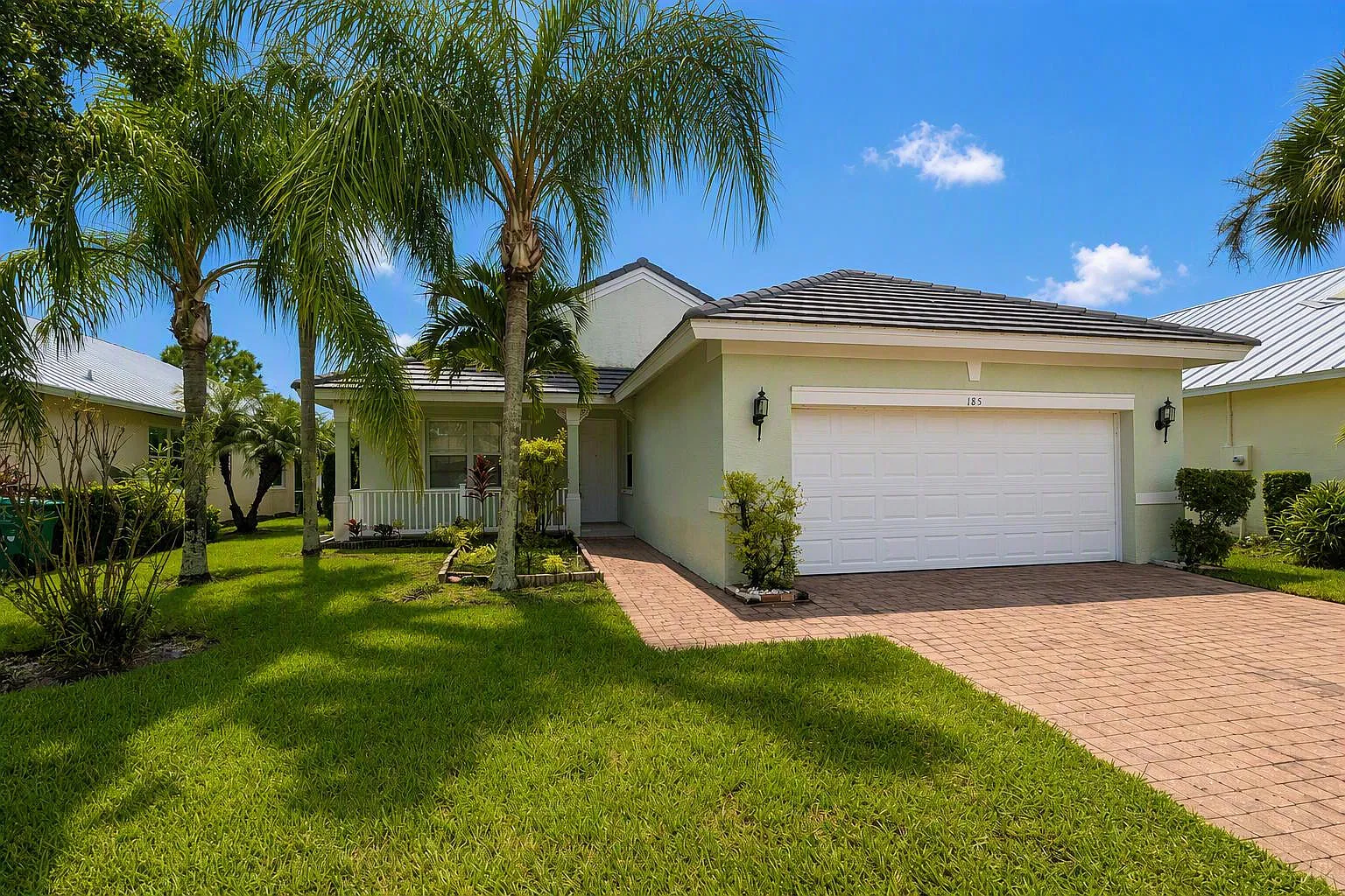 3 bed, 2.0 bath, 1539 sqft, $2,300 — Photo 1