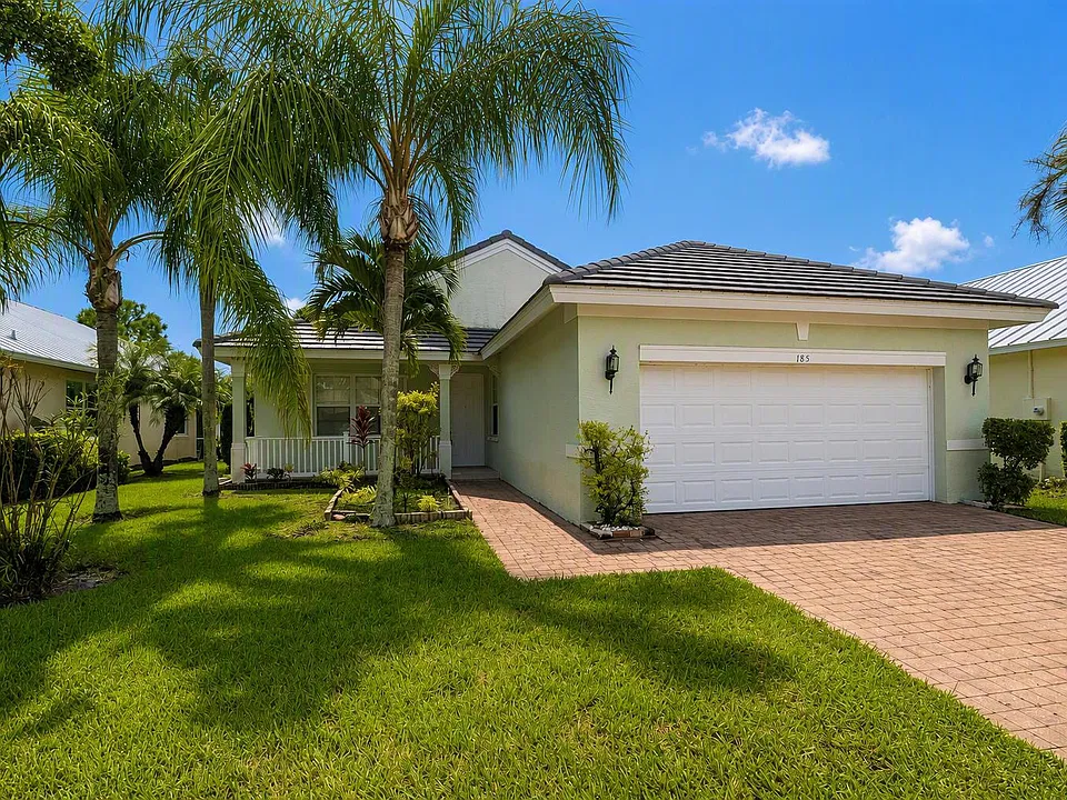 185 NW Willow Grove Ave