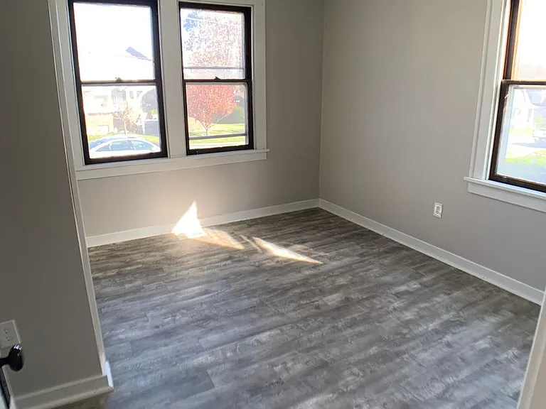 149 Beram Ave — Photo 6