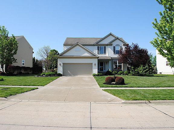 2nd image of 27175 Lynde Dr
