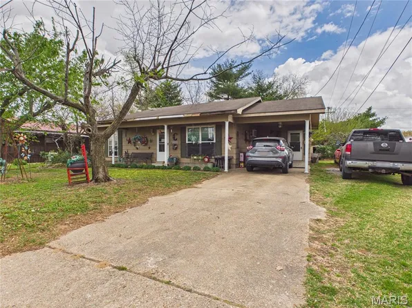 501 Mulberry St, Bernie, MO 63822