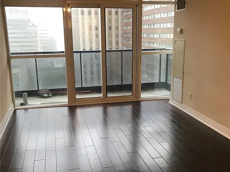 21 Carlton St #1310 — Photo 2