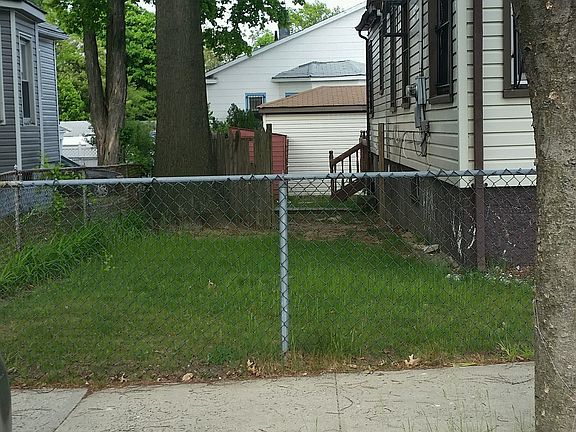 2nd image of 11943 153rd St