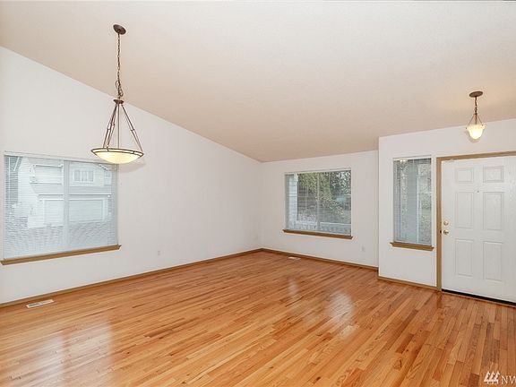 4th image of 18604 17th Avenue Ct E