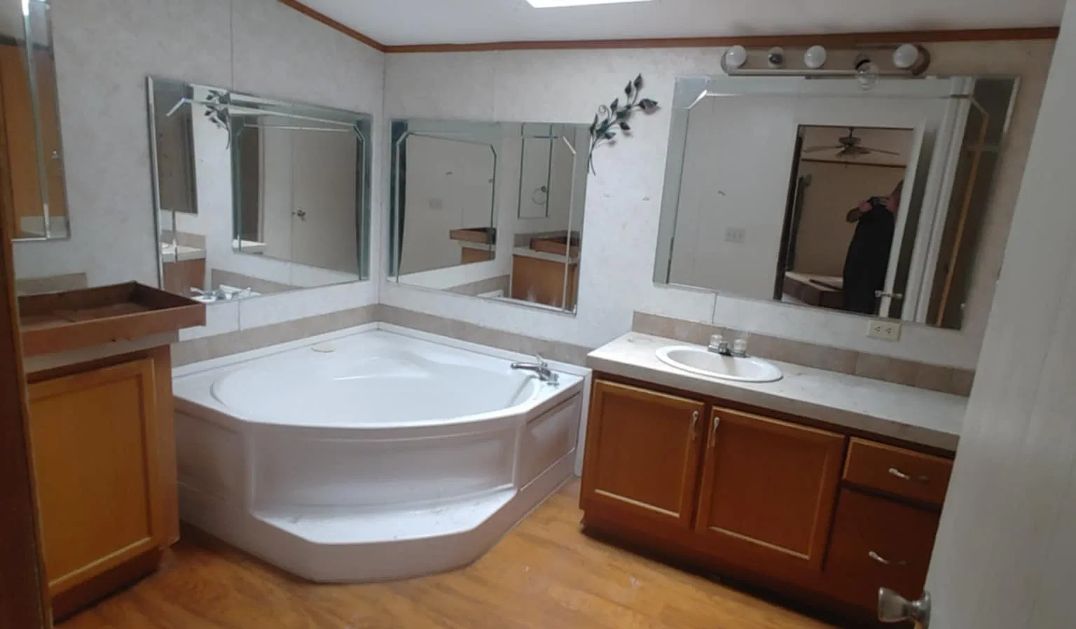 4 bed, 2432 sqft, $1,625 — Photo 1