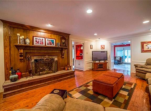 4th image of 1704 Briarwood St