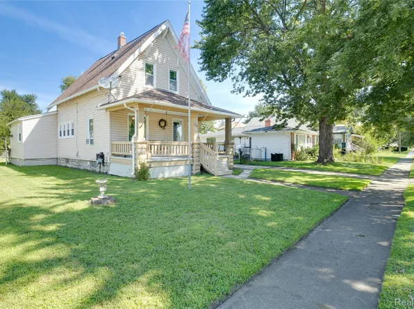 1319 Minnie St, Port Huron, MI 48060