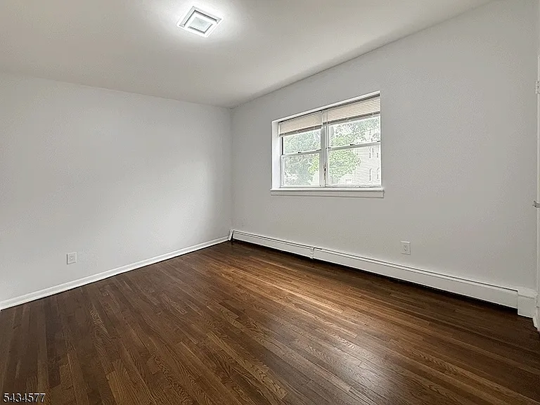 109 William St #4 — Photo 6