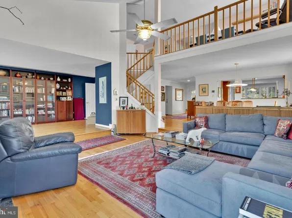 3407 Walnut Hill Ct, Falls Church, VA 22042