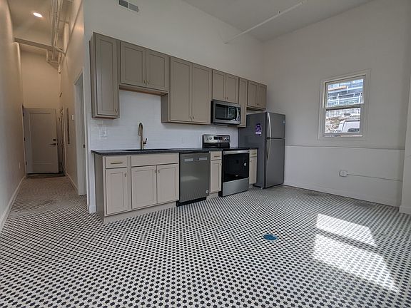 3rd image of 305 6th St #11103064