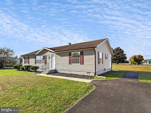 3rd image of 94 Pleasant Pine Cir