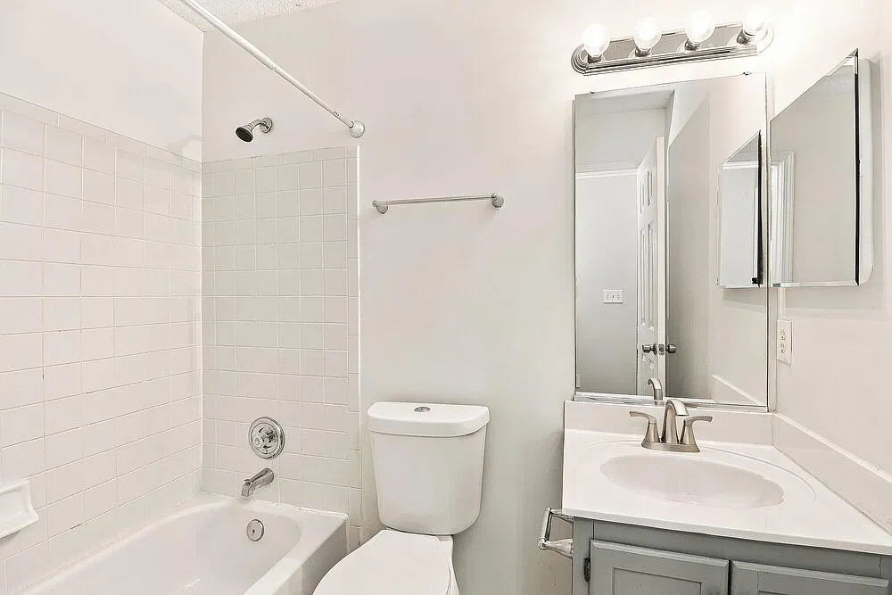 3 bed, 2.5 bath, 1585 sqft, $2,280 — Photo 3