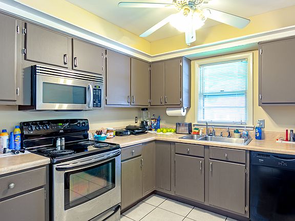 2nd image of 1795 Dorrie Ln