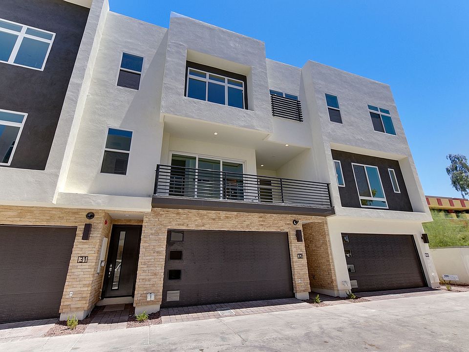 Luxurious Townhomes