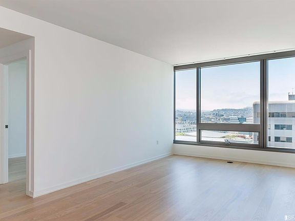 4th image of 1 Hawthorne St Unit 16D
