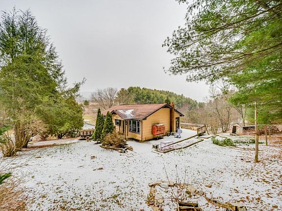 2nd image of 350 Valley View Dr