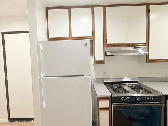 5th image of 400 S Westmoreland Ave #315