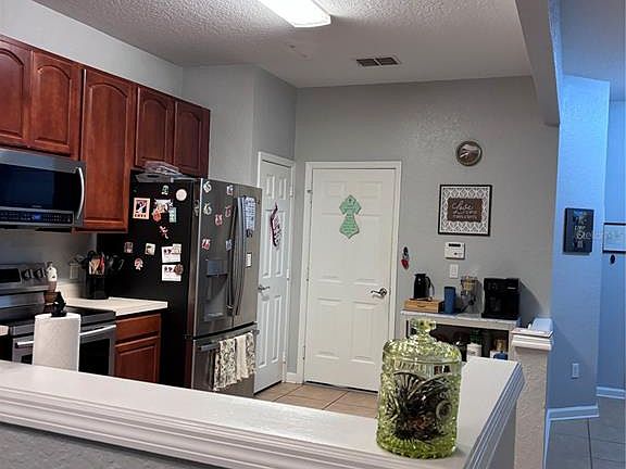4th image of 1121 LOYOLA COURT