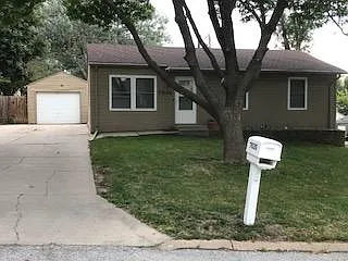 3 bed, 925 sqft, $2,200 — Photo 1