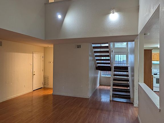 5th image of 4900 Camino Royale Dr