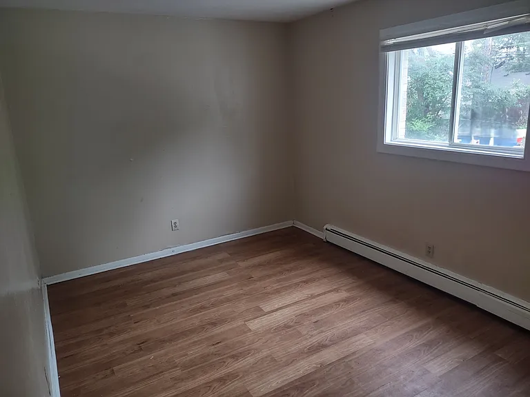 1034 Suburban Ave E #202 — Photo 2