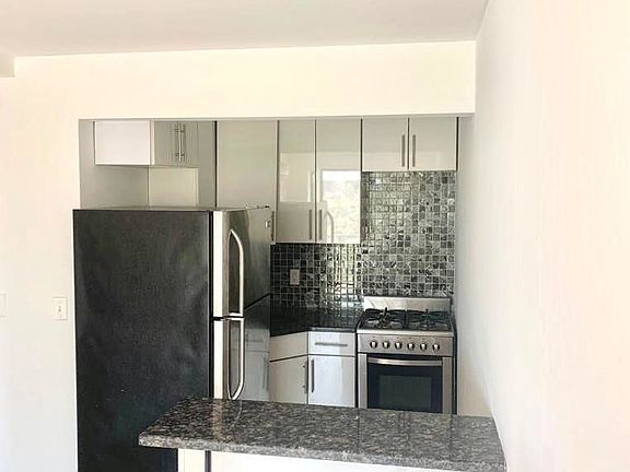 3rd image of 110 W 129th St APT 6R