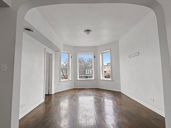 4th image of 7808 S Burnham Ave