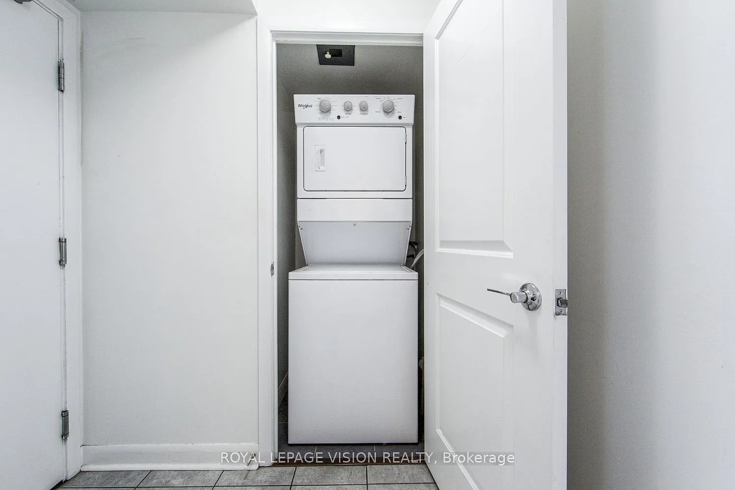 2 bed, $2,350 — Photo 4