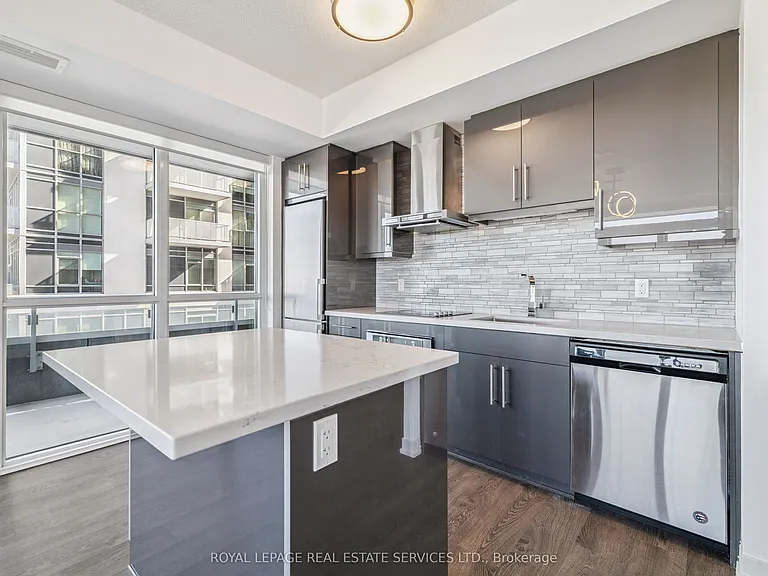 2087 Fairview St #1209 — Photo 8