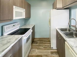 400 1st St SE APT 102, Cedar Rapids, IA 52401