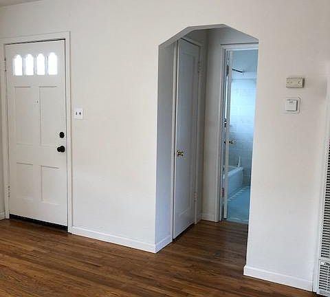 2nd image of 2341 Maricopa Ave