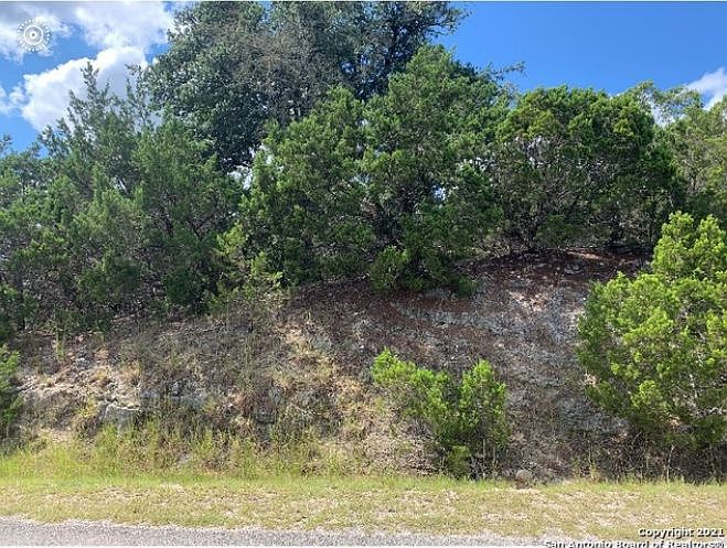 1st image of 1080 Eagle Point Dr