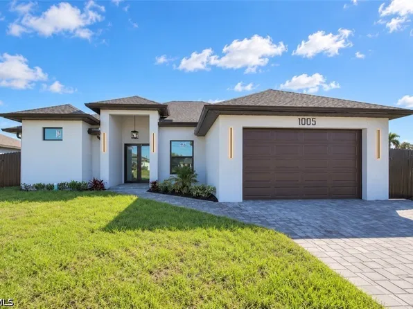 1005 NE 4th Place Cpe, Coral, FL 33909