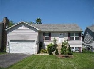 1400 Teakwood Ln, Crystal Lake, IL 60014