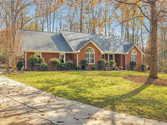 4th image of 4609 Hunters Ct