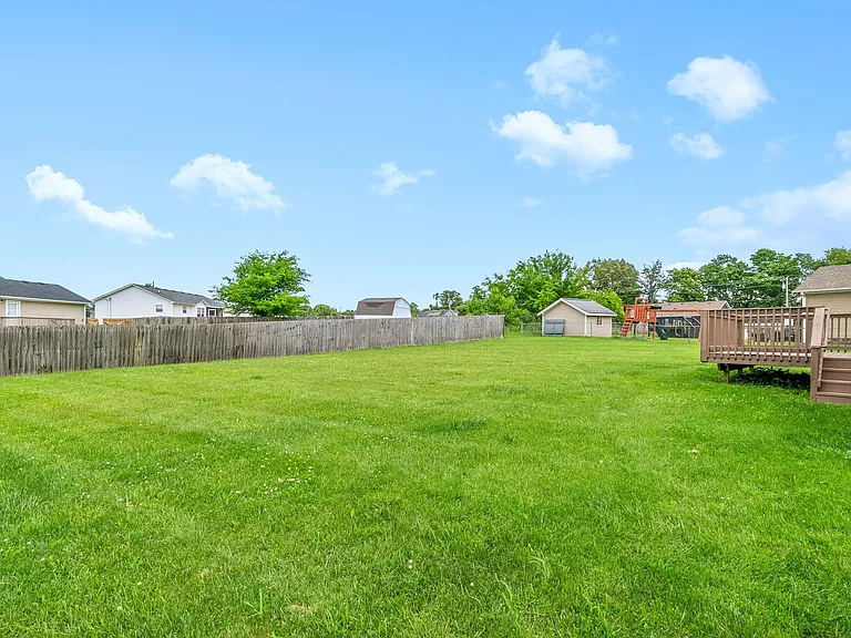704 Shetland Dr — Photo 23