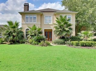49 Pinehurst Dr, New Orleans, LA 70131