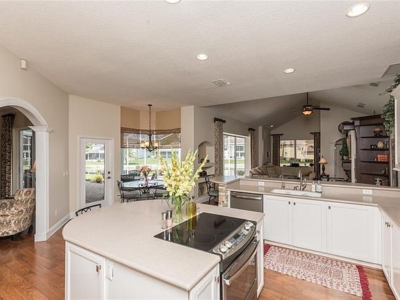 3rd image of 267 Lakay Pl